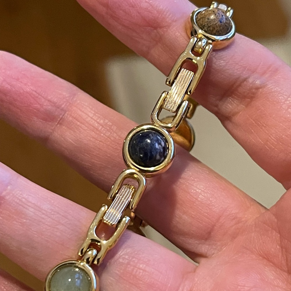 Multi gem gold tone extendable bracelet - Picture 8 of 8